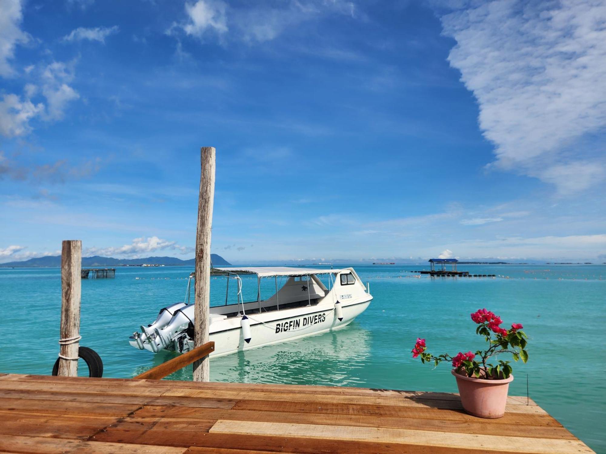 Hotel Bigfin Water Bungalow Semporna Esterno foto