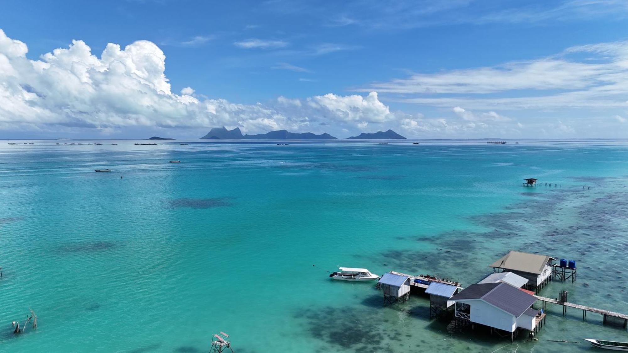 Hotel Bigfin Water Bungalow Semporna Esterno foto